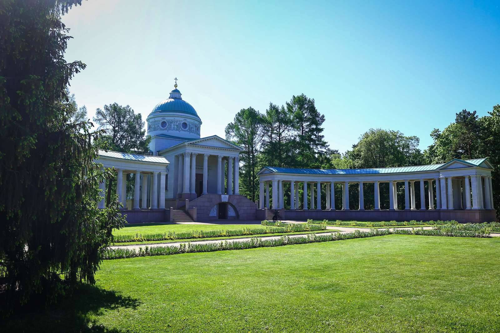 архангельское западный флигель дворца