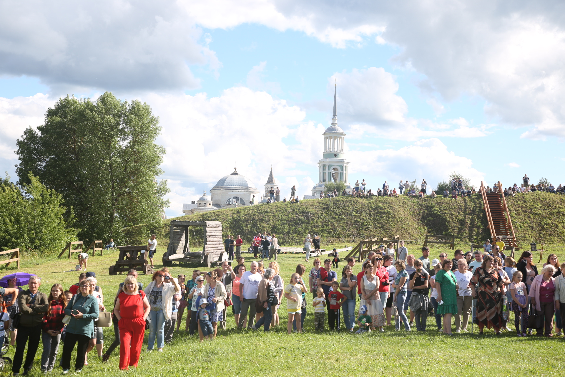 В Торжок прибыли участники реконструкции конного похода Александра Невского
