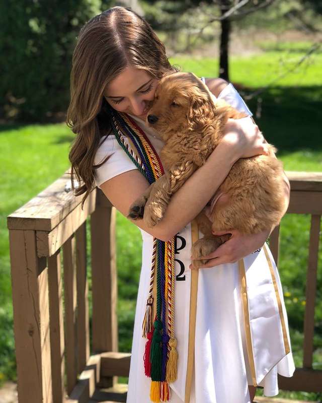 девушка с собакой