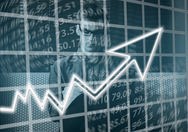 Фондовые биржи Европы растут на данных о резком снижении безработицы в Британии