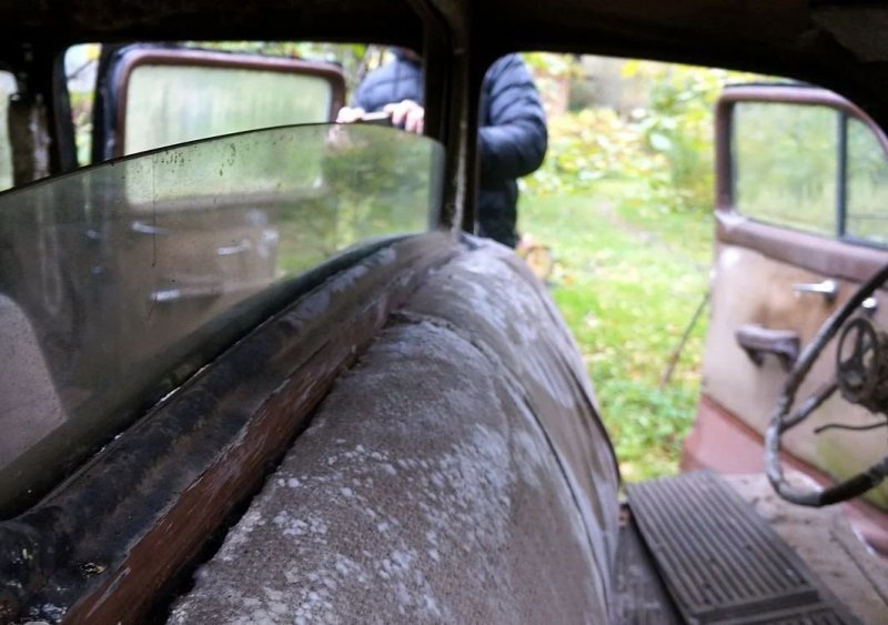 ЗиС-110, простоявший около 60 лет под открытым небом в Крыму 