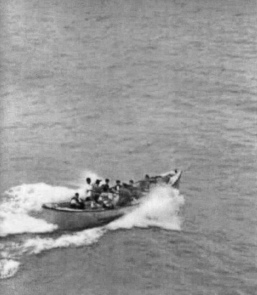 ​Освобожденные северовьетнамские моряки на пути домой, 21 октября 1968 года - Четвёртый Тонкинский инцидент | Warspot.ru