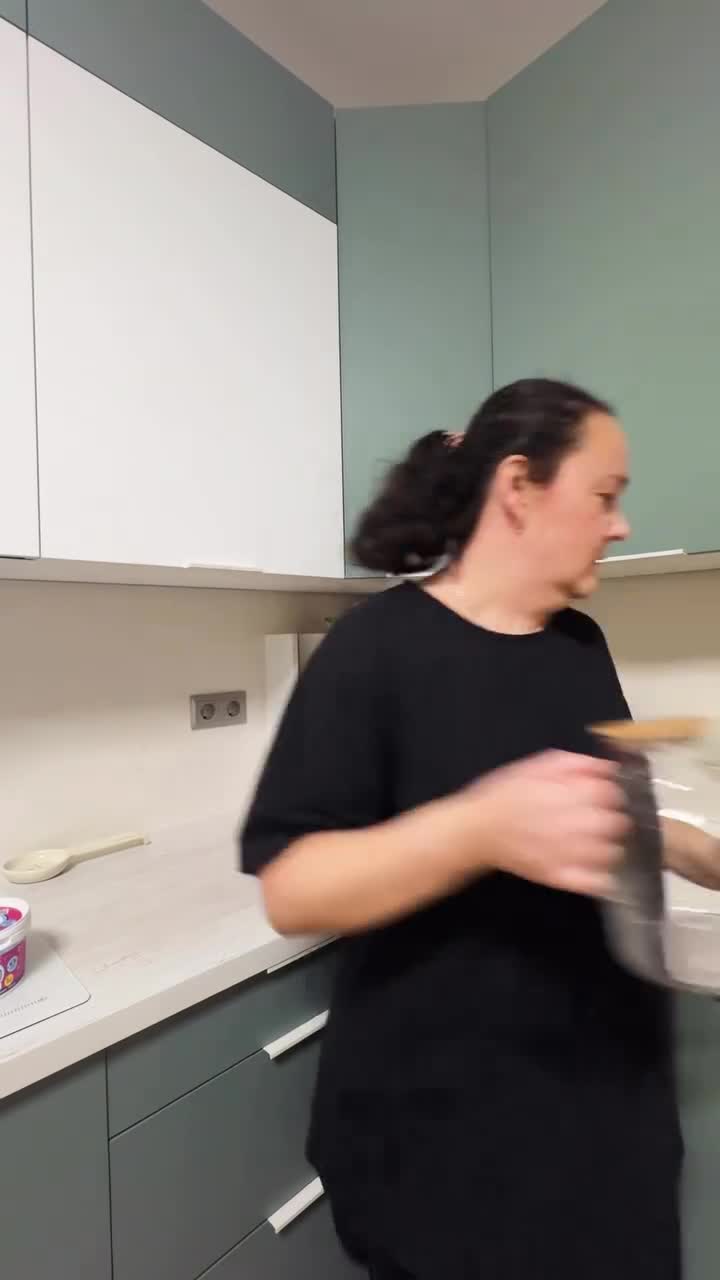 Готова стать бомжом ради того, чтобы стать мамой: россиянка продает квартиру ради ЭКО ребенка, ребенок, очень, может, девушка, бомжом, блогера, стать, говорила, сразу, будет, квартиру, крайне, однако, которой, Однако, видео, внутри, выбираю, необходимо