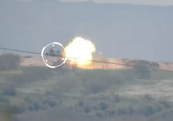 Боевики засняли, как сирийский Т-72 в Хаме «принял» под башню ракету TOW-2