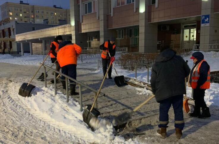 Минувшей ночью с улиц Рязани вывезли 318 кубометров снега