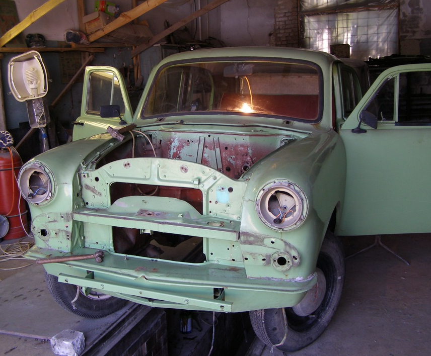 Забрал с колхоза Москвич-423 и переделал в красавца