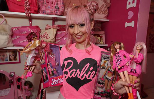 Поклонница куклы Барби из Лос-Анджелеса