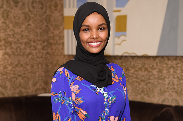 Первая модель в хиджабе Халима Аден завершила карьеру по религиозным соображениям
