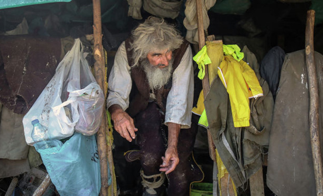 Отшельник 20 лет жил пещере, а когда спустился в город и узнал, что последние полтора года в мире идет эпидемия Отшельник 20 лет жил пещере, а когда спустился в город и узнал, что последние полтора года в мире идет эпидемия Культура