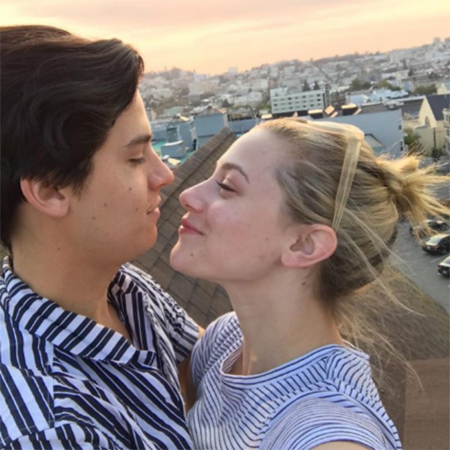 Лили Рейнхарт рассказала о депрессии после расставания с Коулом Спроусом Лили Рейнхарт рассказала о депрессии после расставания с Коулом Спроусом Звезды,Звездные пары