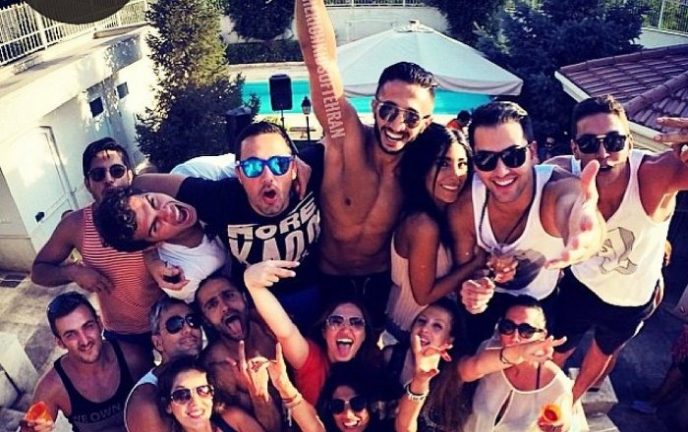 Золотая молодежь Ирана: Как живут богатые детки в этой строгой мусульманской стране Золотая молодежь Ирана: Как живут богатые детки в этой строгой мусульманской стране