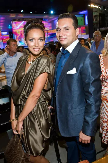 Алсу снялась в образе невесты, и в сети решили, что таким образом она высмеяла Анастасию Решетову Решетовой, певицы, Решетова, новый, Анастасии, Анастасией, кольцом, сказала, спровоцировала, клеймо, любовницы, Абрамова, пользу, тайных, отношений, нашлось, сплетни, много, доказательств, подтверждала