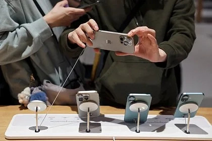 Продажи iPhone в Китае выросли впервые за два года
