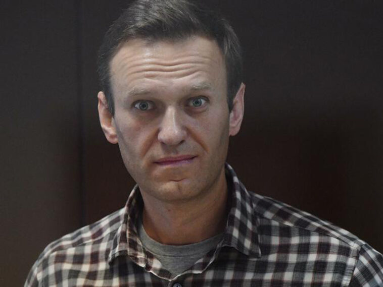 Алексей Навальный начал работать швеей в колонии