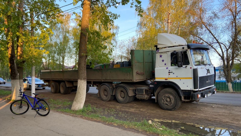 В Рузаевке у грузовика отлетело колесо прямо в школьника