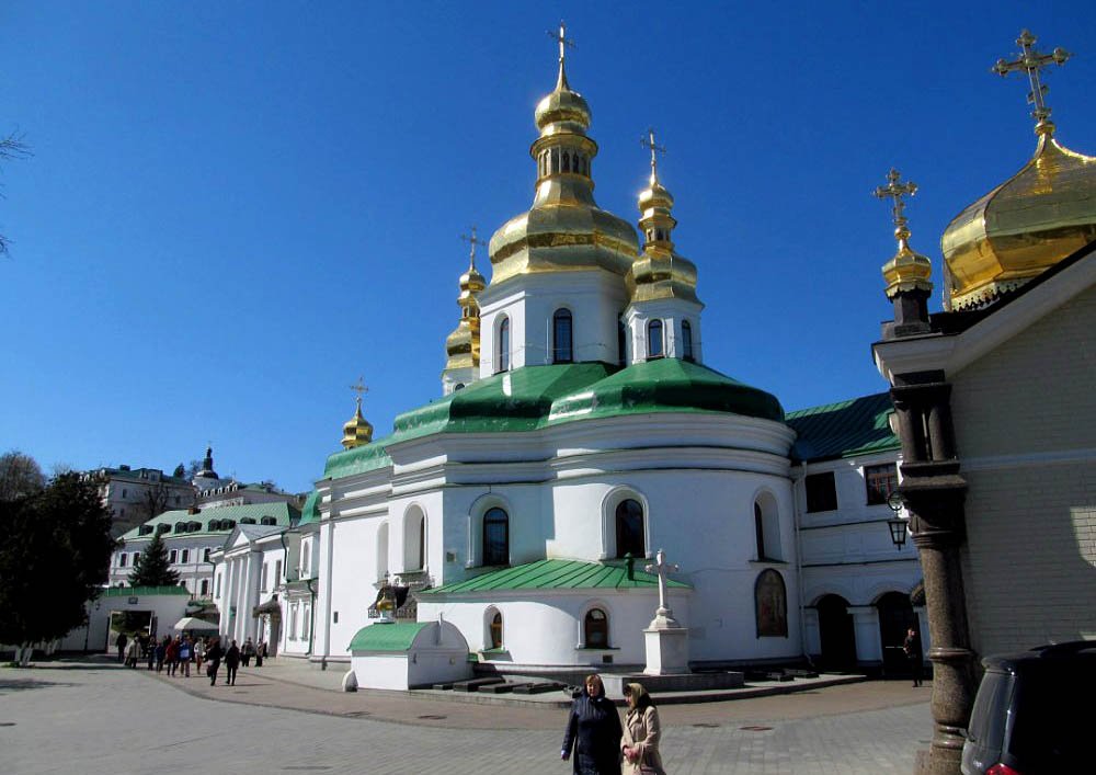 Апрельский Киев. Памятники, плакаты, символы, Лавра Апрельский Киев. Памятники, плакаты, символы, Лавра