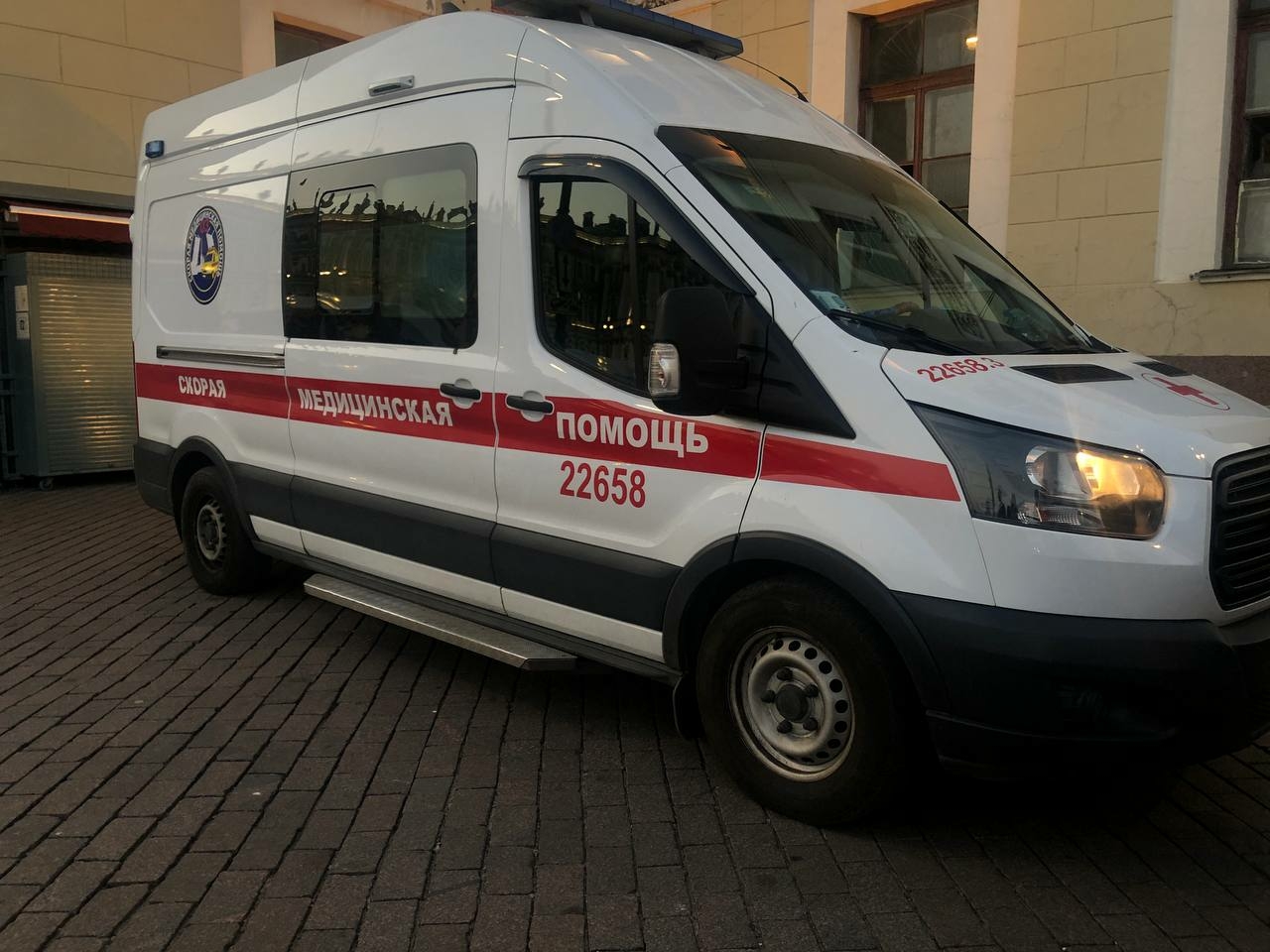Суд оштрафовал петербурженку, не пропустившую машину скорой помощи