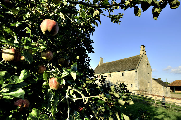 C0064616-Woolsthorpe_Manor.jpg