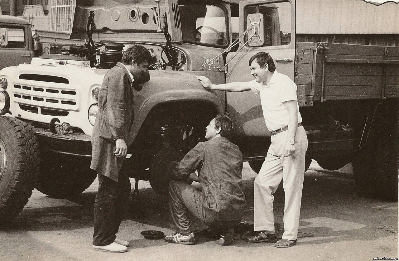 Жизнь студентов  Московского индустриального университета . 1970-е дальние дали