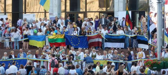 Украину и ее соседей скрепляет только русофобия