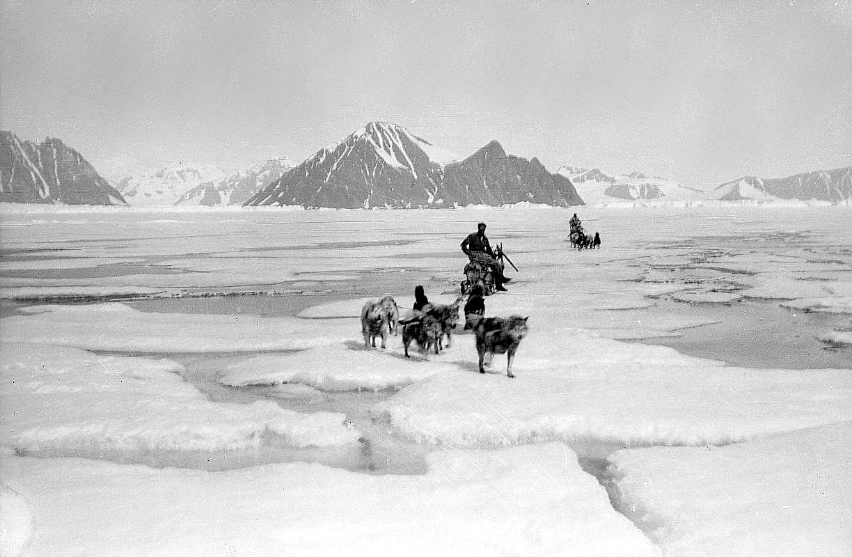 Невероятная история Петера Фрейхена Фрейхен, Петер, Фрейхену, Расмуссен, Фрейхена, Дании, Гренландии, среди, несколько, эскимосов, этого, жизнь, Петера, своей, удалось, домохозяек, своего, полярник, журнал, женой