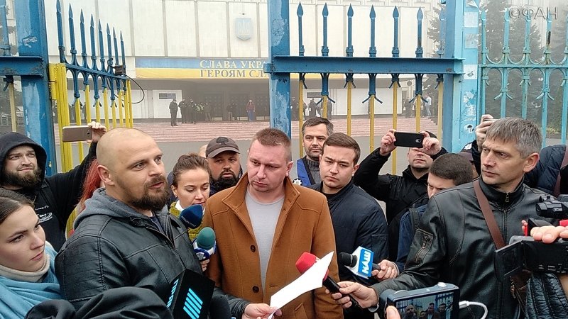 Националисты потребовали от власти отказаться от любых уступок по Донбассу