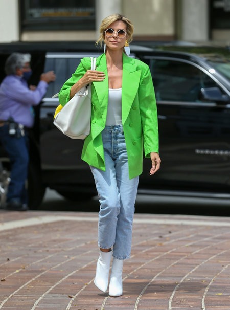 Как сочетать яркие цвета в весеннем гардеробе: пять уроков стиля от Хайди Клум Мода,Стрит-стайл