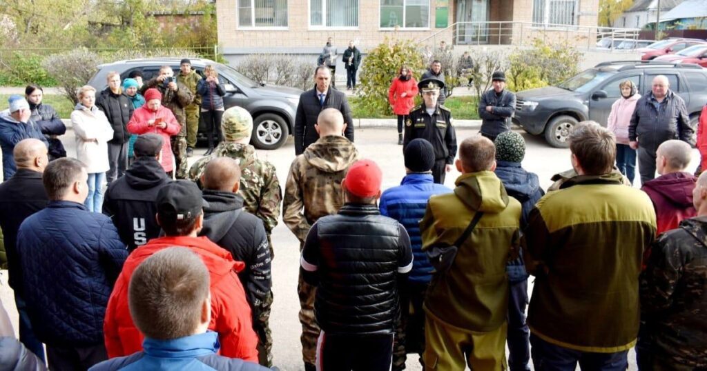 В учебный центр в Сельцах отправилась очередная группа мобилизованных из Пронска