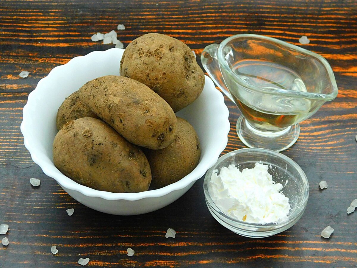 Необходимые ингредиенты для приготовления картофельных палочек из пюре