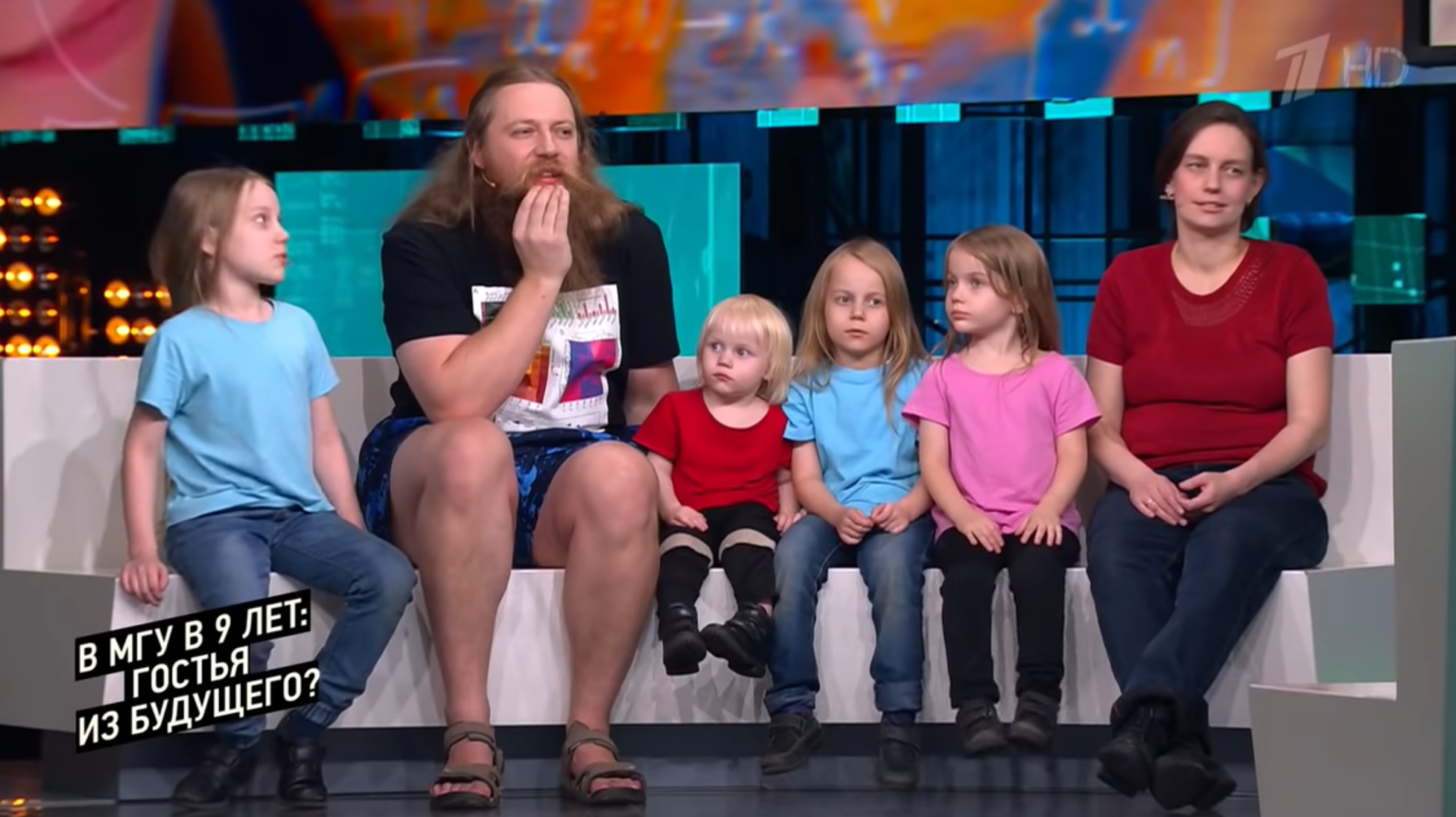 13-летняя Алиса Теплякова защитила диплом педагога-психолога: его уникальность оценили в 15% Алиса, Теплякова, учится, девочка, Евгений, Алисе, Правда, детей, вузах, системы, получить, университета, обучения, которая, программу, форме, всего, Тепляковых, Алису, нескольких