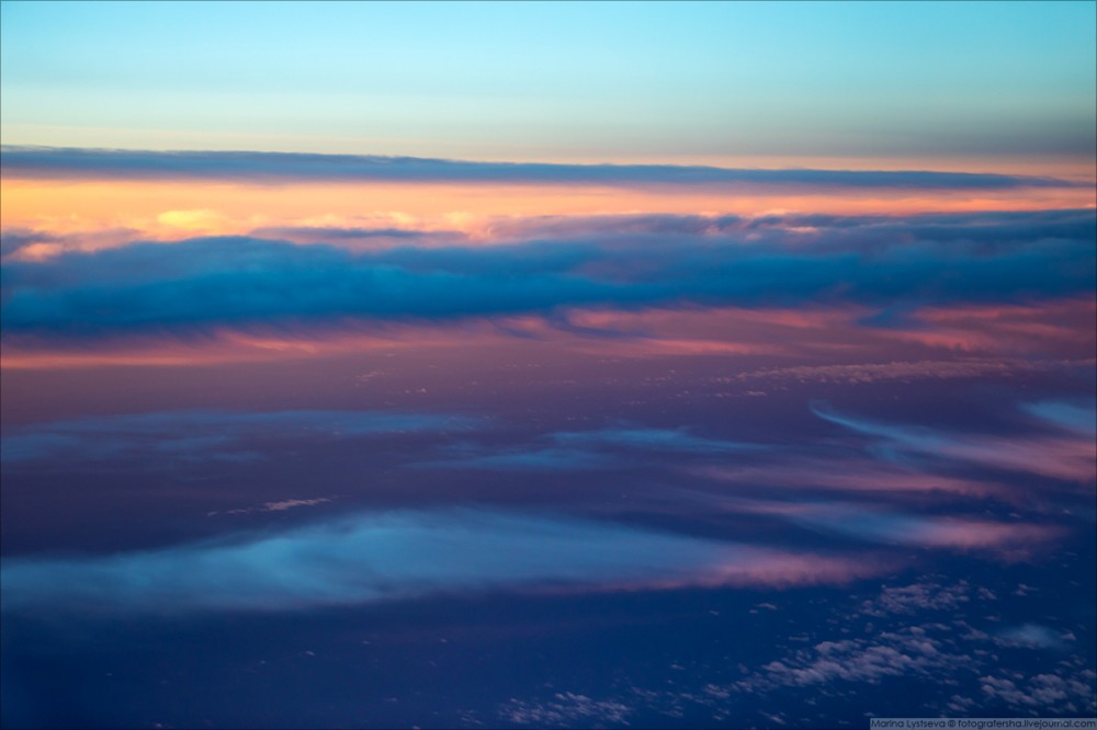 Имеет ли право стюардесса запрещать пялиться в иллюминатор? 483,авиатур,поездка