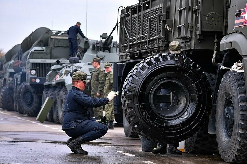 «Армата», «Буки» и «Курганец» готовятся к Параду + еще немного смертоносного российского оружия военная техника, парад 9 мая, фото