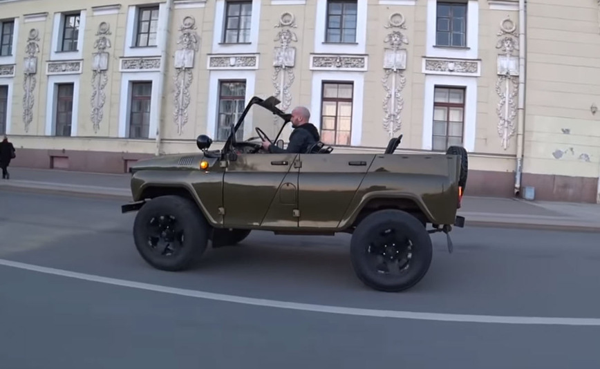 Видеоблогеры сделали УАЗ с японским турбодизелем, который круто валит по городу Видеоблогеры сделали УАЗ с японским турбодизелем, который круто валит по городу Марки и модели