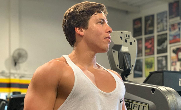 Кто круче: внебрачный сын Арнольда Шварценеггера пошел по стопам отца