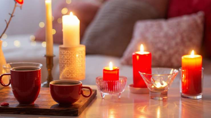 Как правильно украсить дом и стол к Новому 2026 году