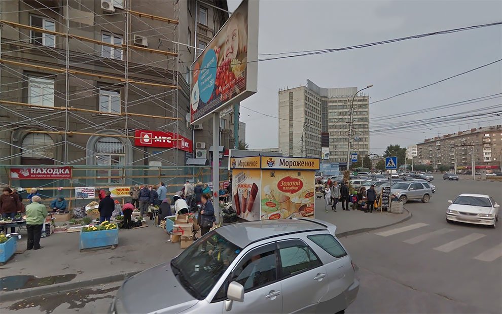 Российский художник с помощью "Фотошопа" превращает серые российские города в мир будущего искусство