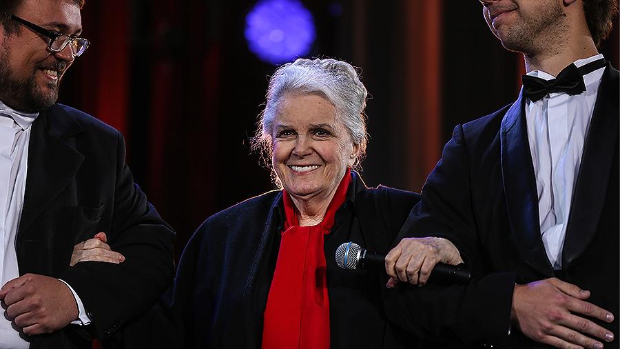 Младшая сестра Элины Быстрицкой пытается завладеть всем имуществом еще при жизни народной артистки