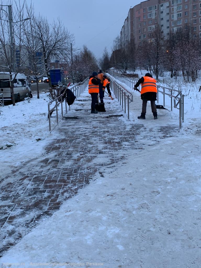 Минувшей ночью с улиц Рязани вывезли 318 кубометров снега