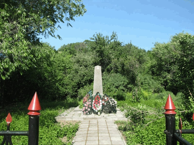Памятник прасковье щеголевой в семилуках фото