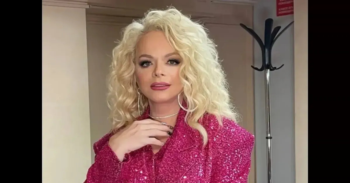 Лариса Долина призналась в любви к люксовому бренду Schiaparelli на фоне проблем с деньгами