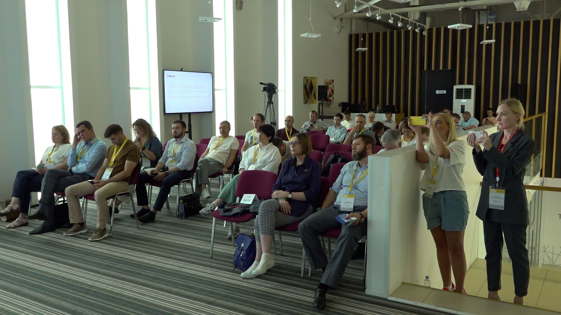 Проблемы таксомоторной отрасли обсудили на форуме «Такси» в Москве Видео,Репортажи,ФАН-ТВ