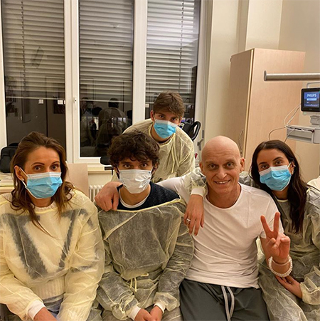 Олег Тиньков перенес пересадку костного мозга: "Впереди ещё долгие недели и месяцы сложной реабилитации" Олег Тиньков перенес пересадку костного мозга: "Впереди ещё долгие недели и месяцы сложной реабилитации" Звезды,Новости о звездах