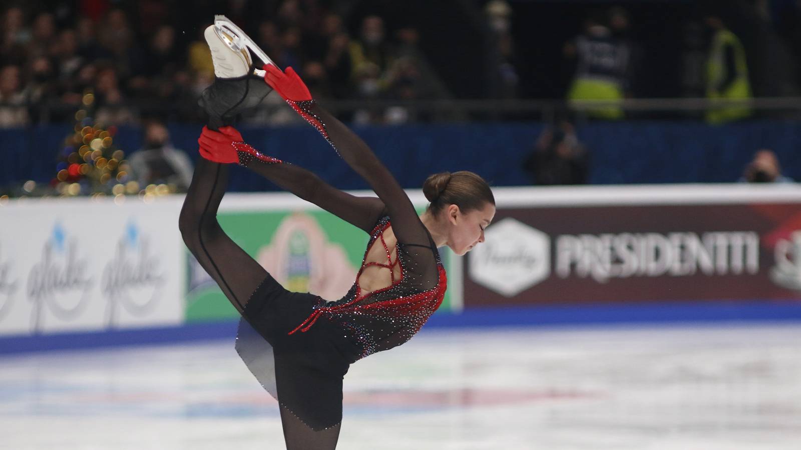 Валиева европы. Камила Валиева Чемпионат Европы 2022. Камила Валиева Пекин.