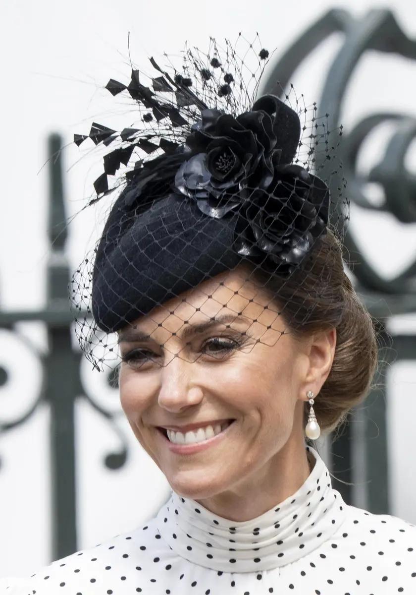 Из принцессы в королеву: лучшие выходы Кейт Миддлтон в 2025 году принцесса, образ, Уэльская, также, платье, честь, надела, принцессе, принц, ордена, принцессы, выбрала, серьги, дополнила, Миддлтон, шляпка, оттенка, время, Уильям, Rossi