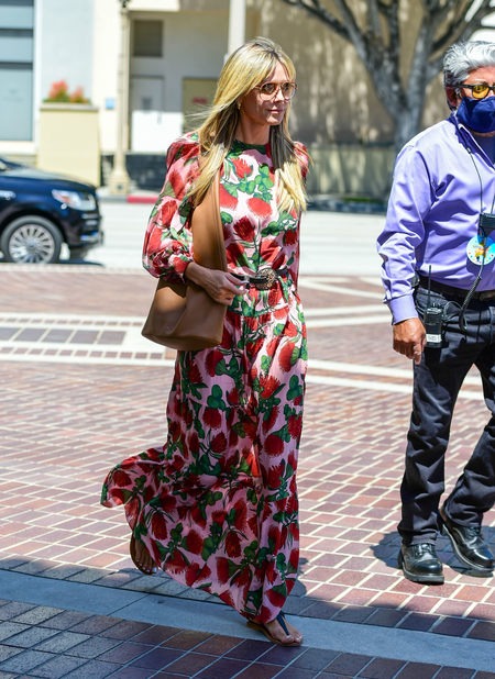 Как сочетать яркие цвета в весеннем гардеробе: пять уроков стиля от Хайди Клум Мода,Стрит-стайл