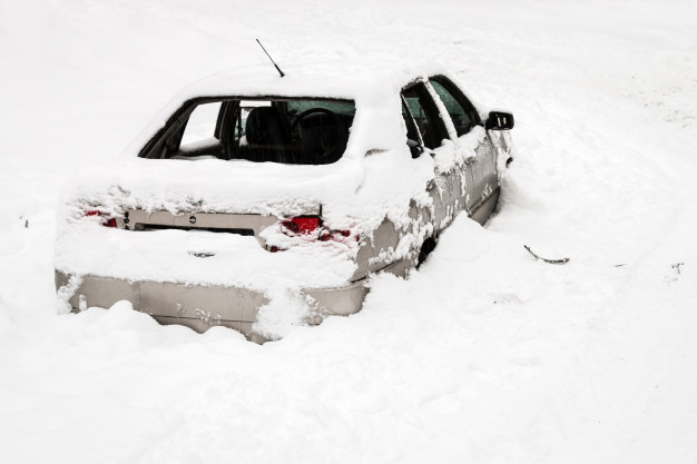 Жертвы непогоды: из-за снега случилось много ДТП, в том числе со смертельным исходом