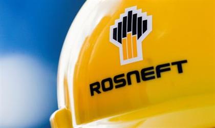 Foto de archivo. El logo de Rosneft en un casco de seguridad en Vung Tau, Vietnam. 27 de abril de 2018. Foto tomada el 27 de abril de 2018. REUTERS/Maxim Shemetov 
