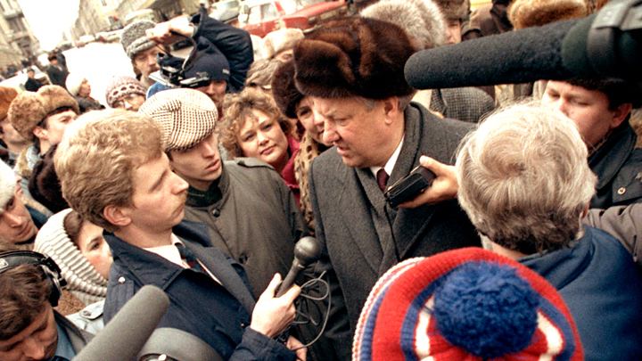 "РОССИИ ДОСТАЛСЯ ХУДШИЙ ИЗ МИРОВ". ДО ЧЕГО ДОВЕЛИ СТРАНУ КУМИРЫ НЫНЕШНИХ ЛИБЕРАЛОВ