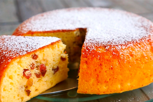 Нежный и вкусный пирог на сметане за считанные минуты