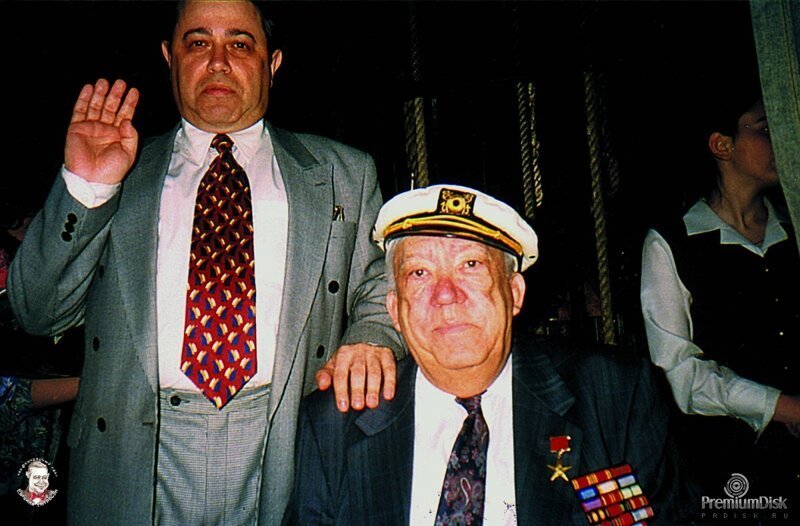 20 снимков отечественных знаменитостей 90-х годов, которые многое расскажут о том времени 20 снимков отечественных знаменитостей 90-х годов, которые многое расскажут о том времени Фотография